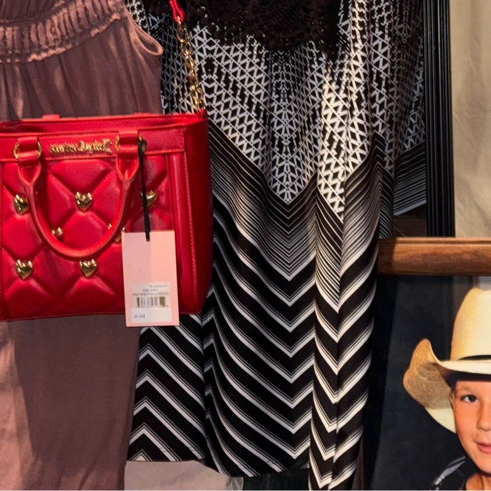 RED JUICY COUTURE BAG WITH GOLD CHAIN ACCENT  SO CUTE! NWT